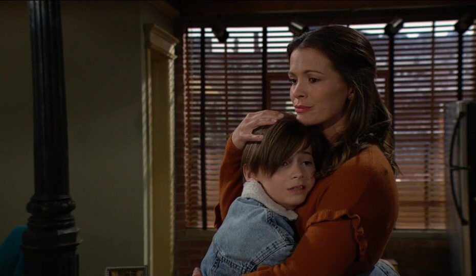 Chelsea and Connor hug, and he says how much he missed her - Y&R Recap for Nov 17, 2022