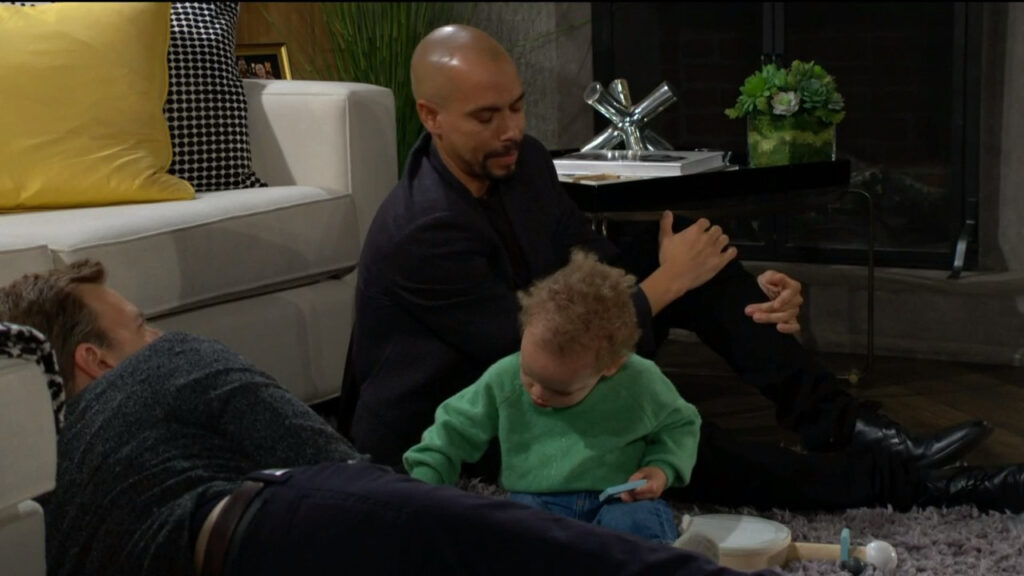 Devon, Tucker, and Dominic play on the floor  - Young and Restless Recap for Dec 2, 2022