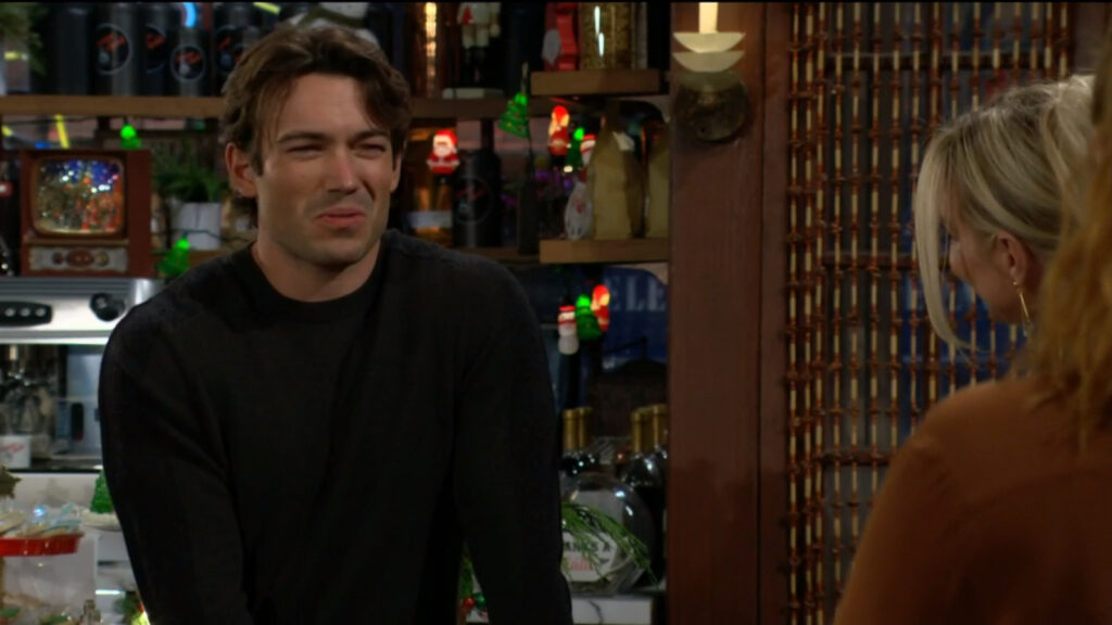 Noah reacts to the tree-topper - Young & Restless recap for Dec 19
