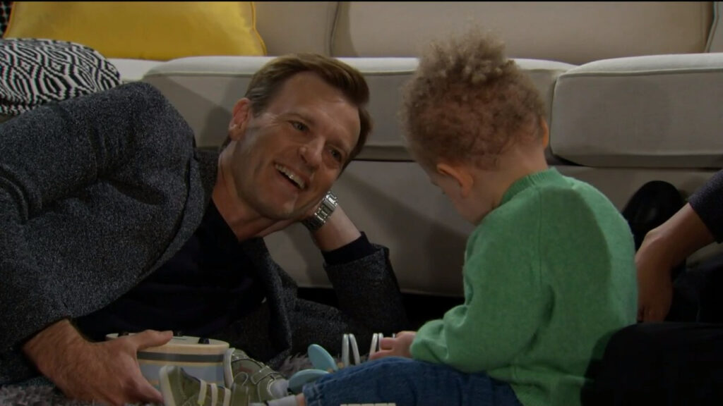 Tucker is smiling and happy to see Dominic - Young and Restless Recap for Dec 2, 2022