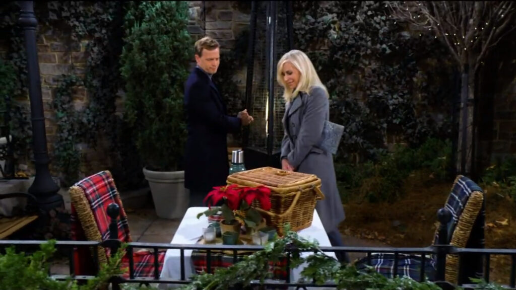 Tucker takes Ashley to a heated patio for a meal - Young and Restless Recap Dec 14, 2022