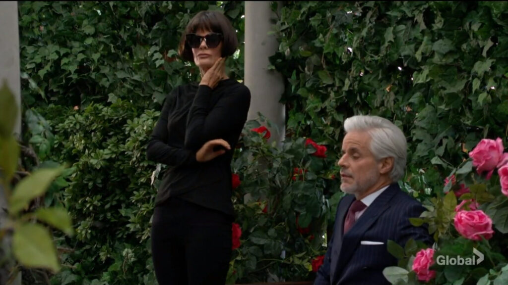 A disguised Phyllis meets Michael in the park.
