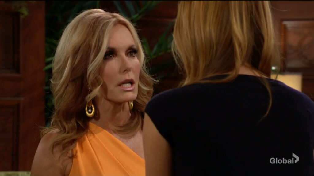 Lauren talks with Phyllis.