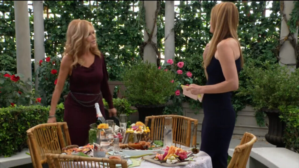 Lauren talks with Phyllis.